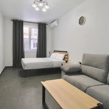 Хостел Lavela Торевьиа