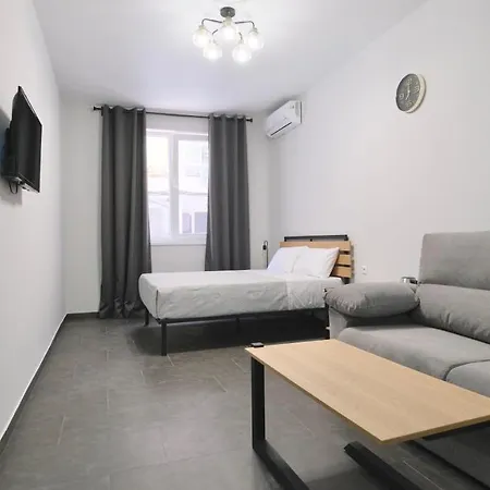 Хостел Lavela Торевьиа