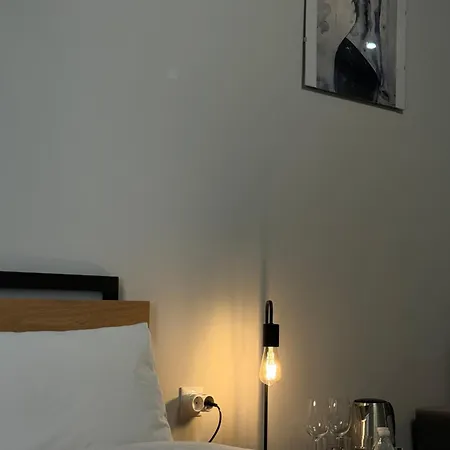 Хостел Lavela Торевьиа