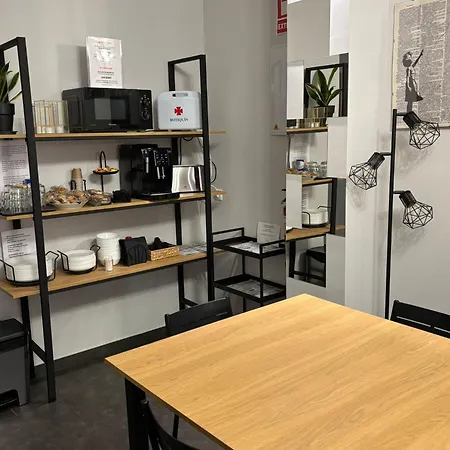 Хостел Lavela Торевьиа